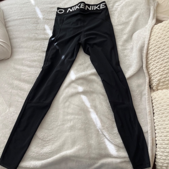 Nike Pro Leggings (mesh in the bottom) - Picture 2 of 3
